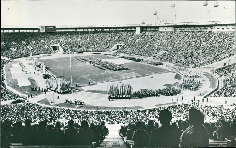 1980 PREPARATION ANDG PAONS OLYMPIC STADIUM MAIN VENUES - Vintage Photograph