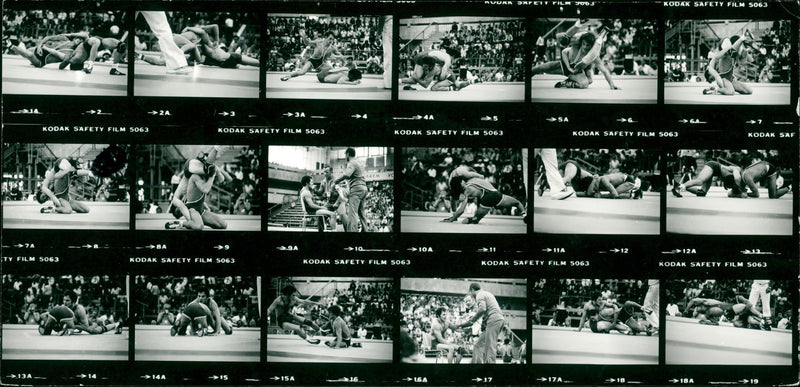 RINGEN SOMMEROLYMPIADE FREESTYLE DDR POL RUM IND SYR FILM - Vintage Photograph