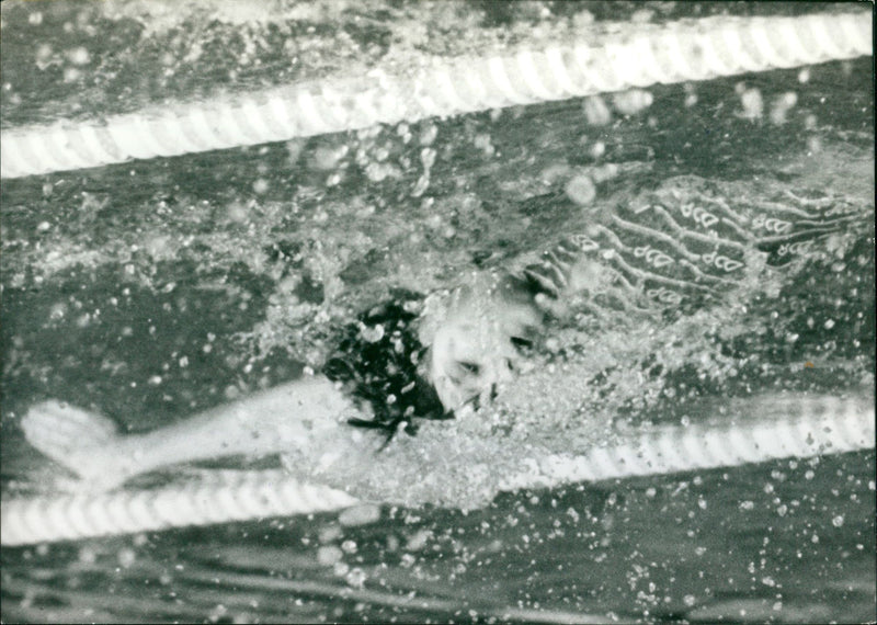 SCHWIMMEN SPARK BERLIN BERLINBASED MUSIC STREAMING SERVICE BERLI - Vintage Photograph