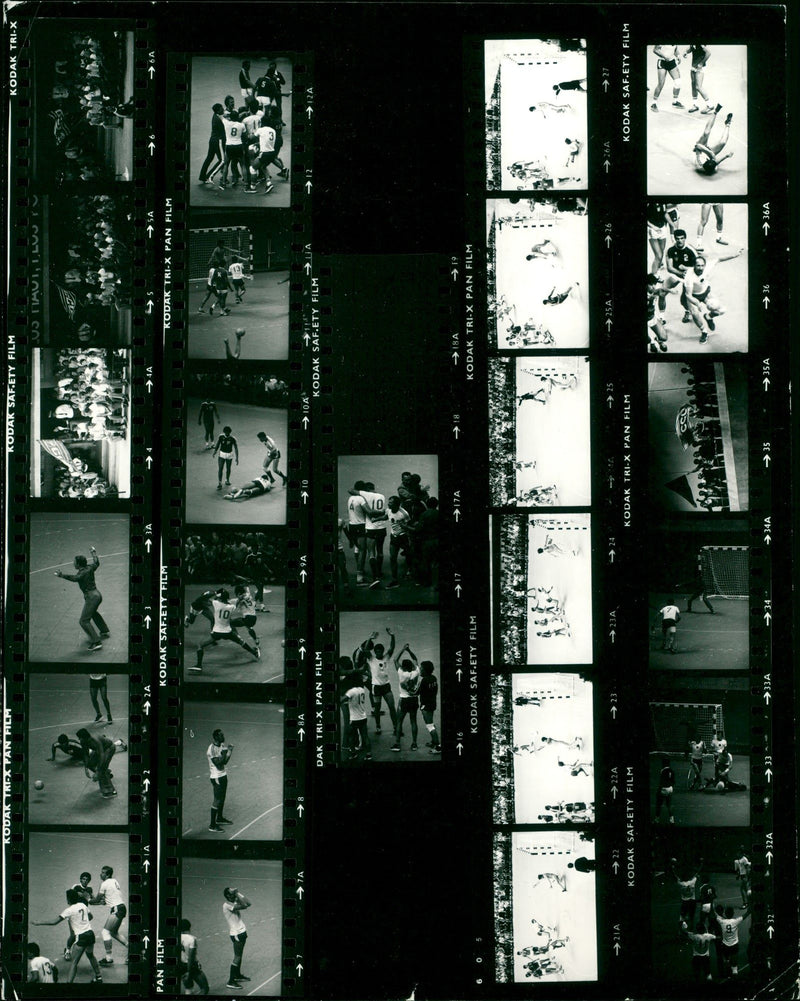 HOHNE HANDBALL JUGOSL NOSANCH NERVEIN FILM - Vintage Photograph