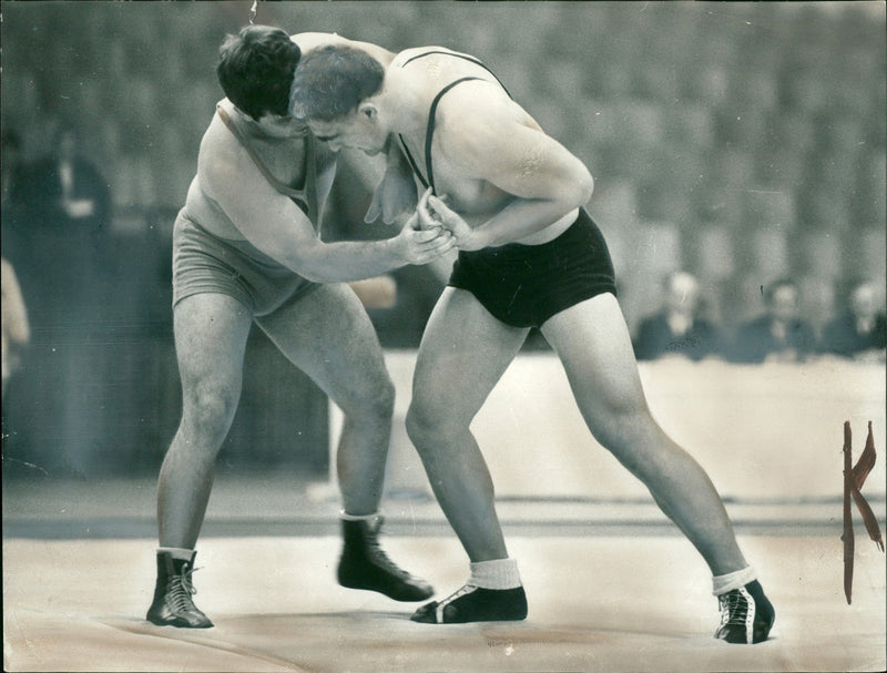 WEIGHT CLASSES BERUN TURNING ANIMALS ALEXANDER KOLACI TAKOVIA FULL - Vintage Photograph