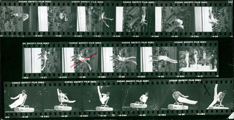 TURNS PEN MANNEX EIXMAZSCH BODENTURNEN LUTZ DDR NIC MICHAEL FILM - Vintage Photograph