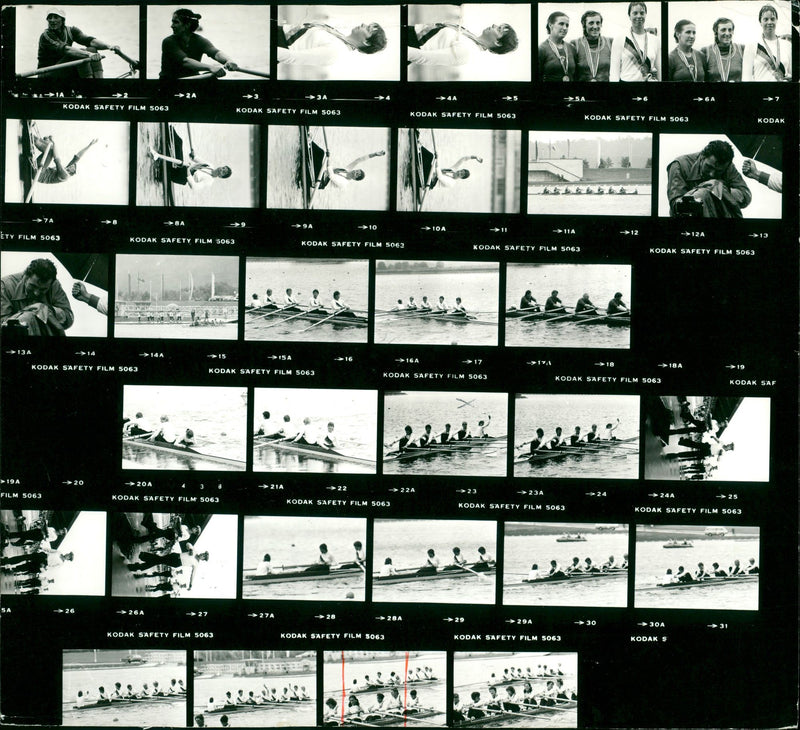 RUDERN ROWING HOLME FILMS RUDEM ENDI FRANEN DDR EINS - Vintage Photograph