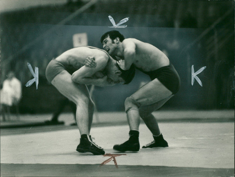 WEIGHT CLASSES BERUN TURNING ANIMALS GERMAN NATIONAL FOOTBALL TEAM WON - Vintage Photograph