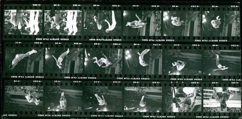 KODAK SAFETY FILM ILM TURNS MAN ARTICLE KODA AWX - Vintage Photograph