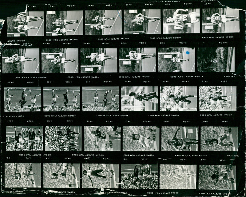 LEICHTATHLETIC HONE ATHLETICS FUNFKAMP WEIT DIMITZOWA BRAS FILM - Vintage Photograph