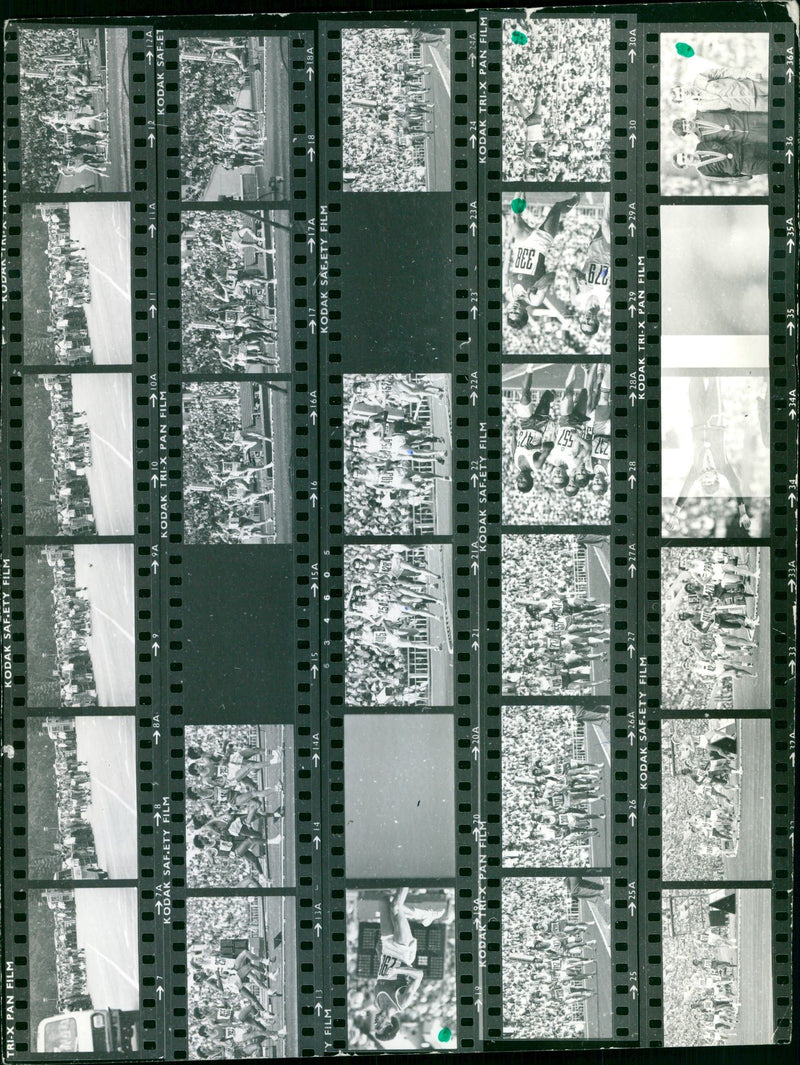 LEICHTATHLETIC PRELUDE BUSES FILM - Vintage Photograph