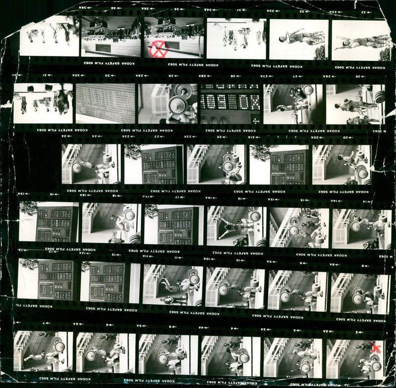 WEIGHTLIFTING KODAK SAFETYILM FILM KOLAK SAFEY WEIGHT - Vintage Photograph