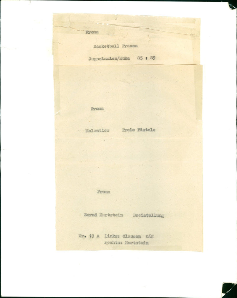 BASKETBALL WOMEN YUGOSLAVIA CALF EXAMM OLANTIOW THEERLE PISTOL FROMM FILM - Vintage Photograph