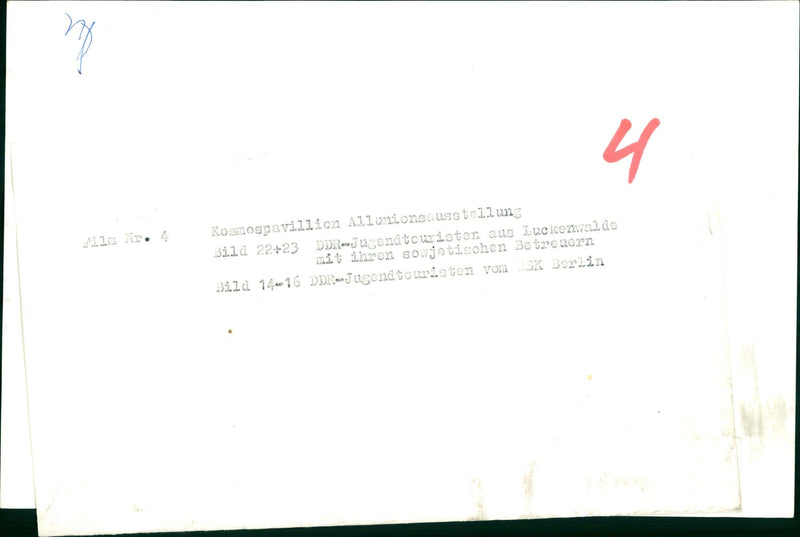 KOSMOSPAVILLION ALLUVIONSAUSSTELLUNG BILD DDR JUGEND TOURISTER AUS LUCK FILM - Vintage Photograph