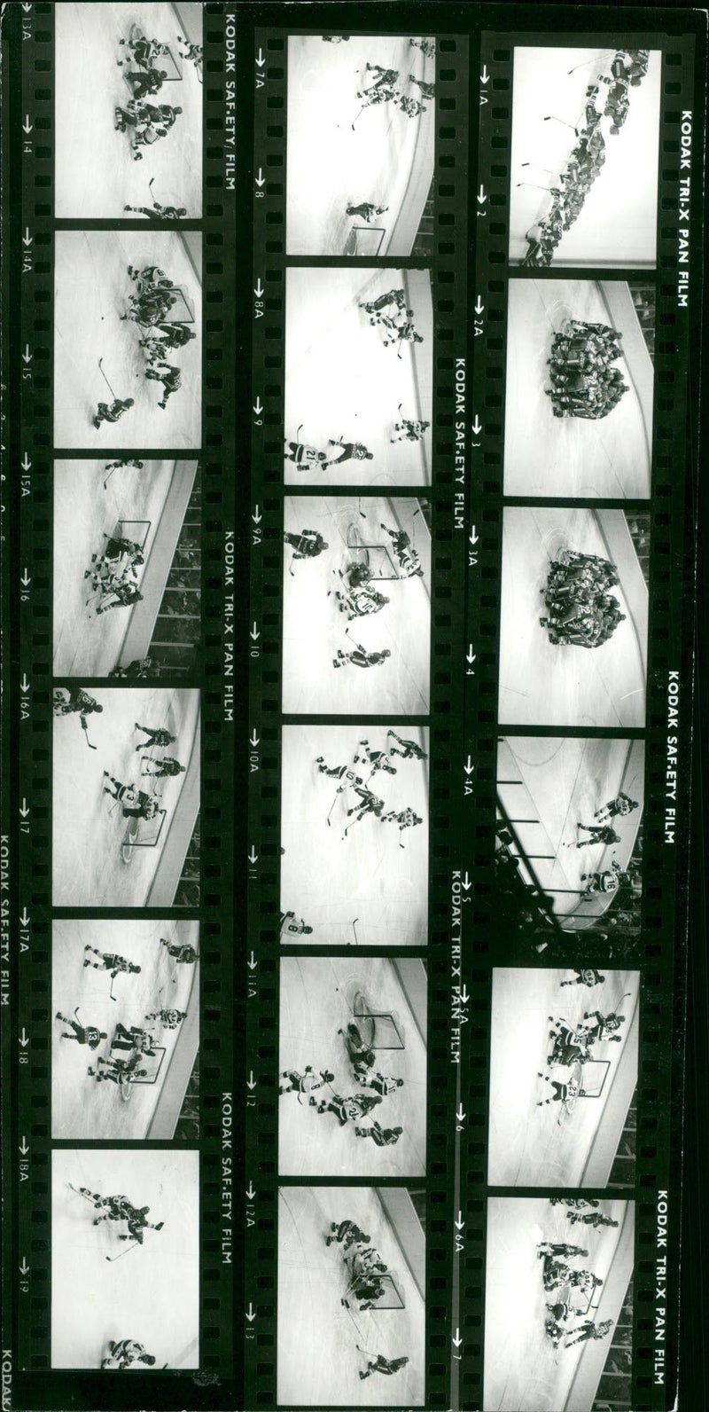 KODAK TRI PAN FILM SAF EISHOCKEY ARTICLE - Vintage Photograph