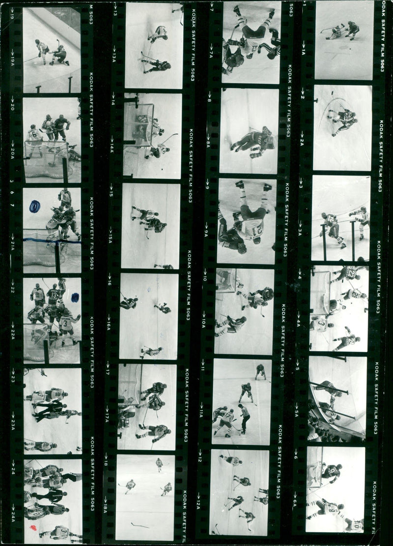 EISHOCKEY SPARKS WISHOCKEY PRELIMINARY ROUND FINLAND OLYMP INTERS FILM - Vintage Photograph