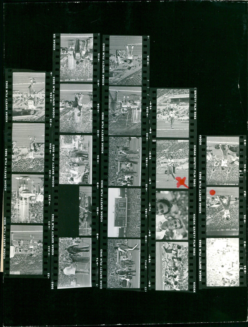 KODAK SAFETY FILM CEOS WALBANS PINR IRON SPEERVECIA WOMEN KOD - Vintage Photograph