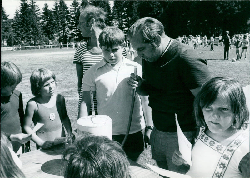 BEERHOIDE URLAU POECO UNCANNY OLYMPIAD HELD EVERY BERLIN GERMANY - Vintage Photograph