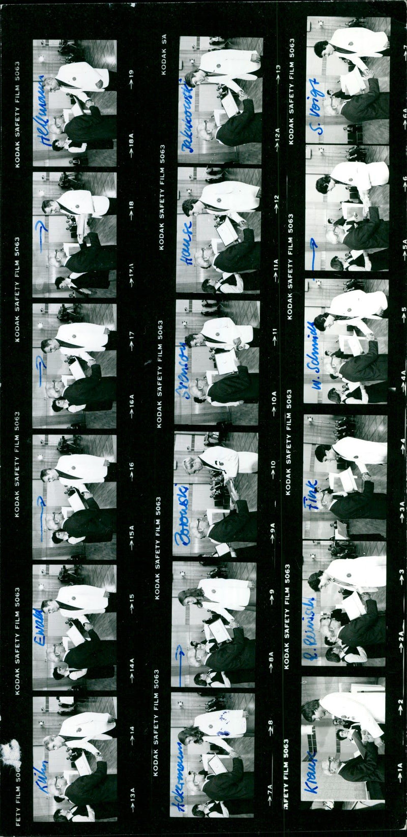 YOURS KODAK SAFETY FILM KODAKSA COLOUSKA JAKUCOU IOA AFETY - Vintage Photograph