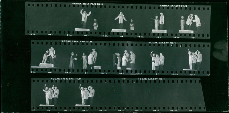 1980 RENNSCH HTEN WOMEN KODAK SAFETY TRI PAN FILM - Vintage Photograph