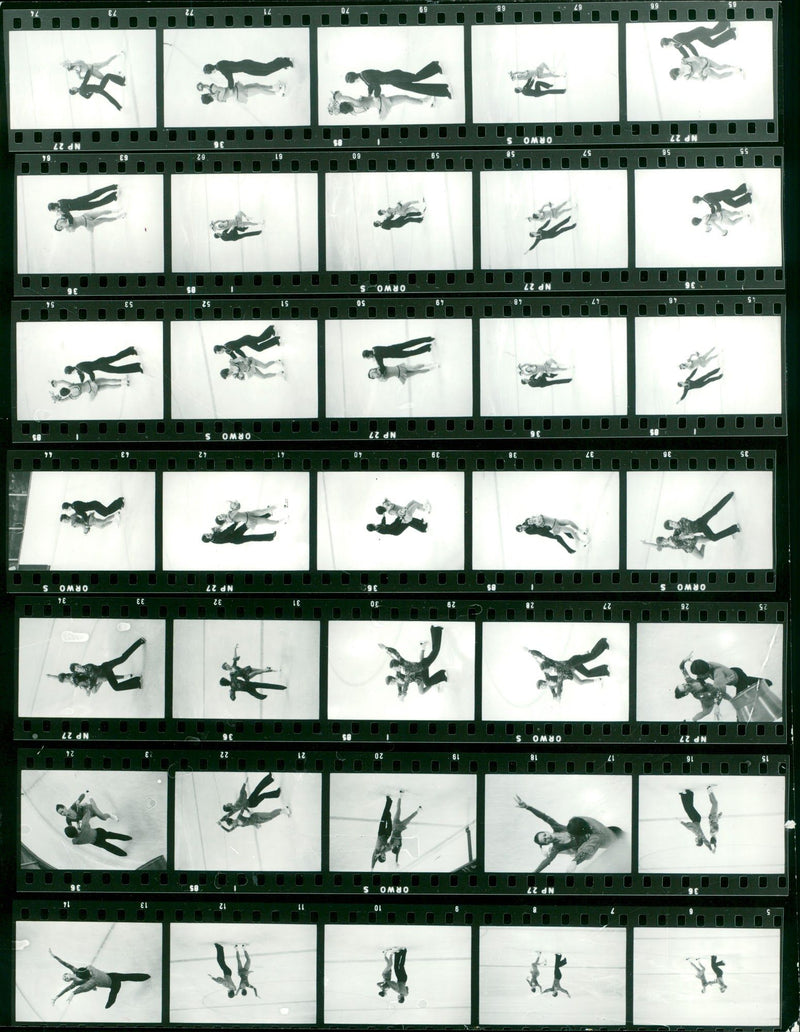 EISKUNST FILM IRINA MOUSSEEVA ANDREY MINEKI SUSANNE AND HANDSCHMANN LUDM - Vintage Photograph