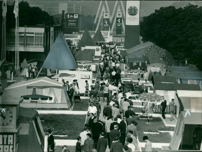 CAMPUMPOLEN TANKER FESTEN EXPOVITA HERBERT LACHMANN LEIPZIG - Vintage Photograph