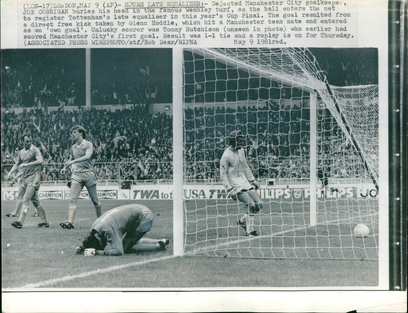 TOTTENHAMS LATE EQUALISER THIS YEARS CUP FINAL RESULTED FREE PRESS - Vintage Photograph