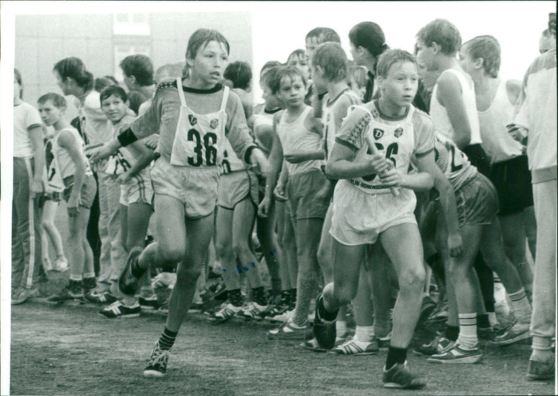 1988 CHANGE STAFF EVENT LAND MARCO LEIPOLD FILM - Vintage Photograph
