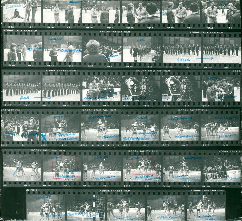 1978 ETY FILM KODAK TRI PAN KOD SAF BULE - Vintage Photograph