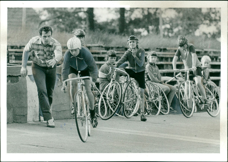 UBUNGS TRAININGS COMPETITION OPERATION DYNAMO FORST FILM - Vintage Photograph