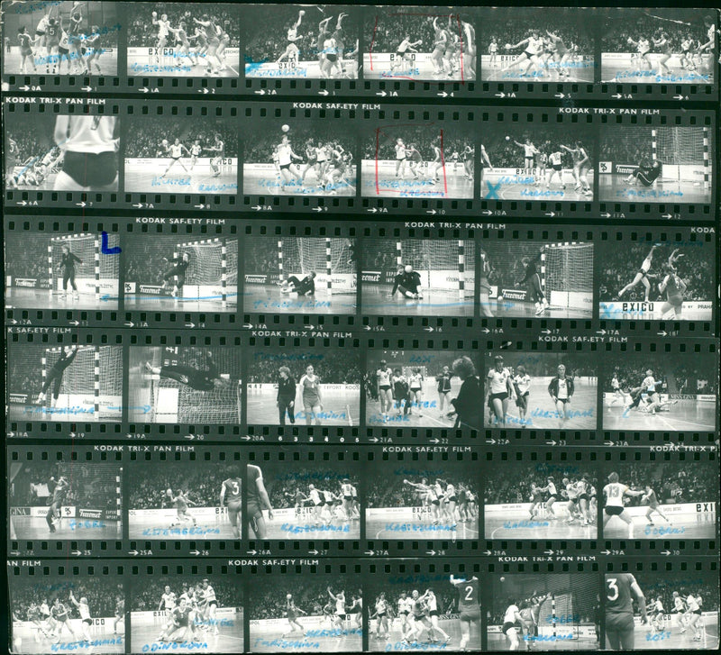 1978 NEE KICHSTROJE EGES BELIEFATE KLE ACCOUNT SPARK BERLIN KIE FILM - Vintage Photograph