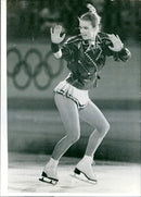 1988 DYMUNLA OLYMPIC LIT GRAND GALA FOUND FIGURE MUSIC CONTES QUEEN - Vintage Photograph