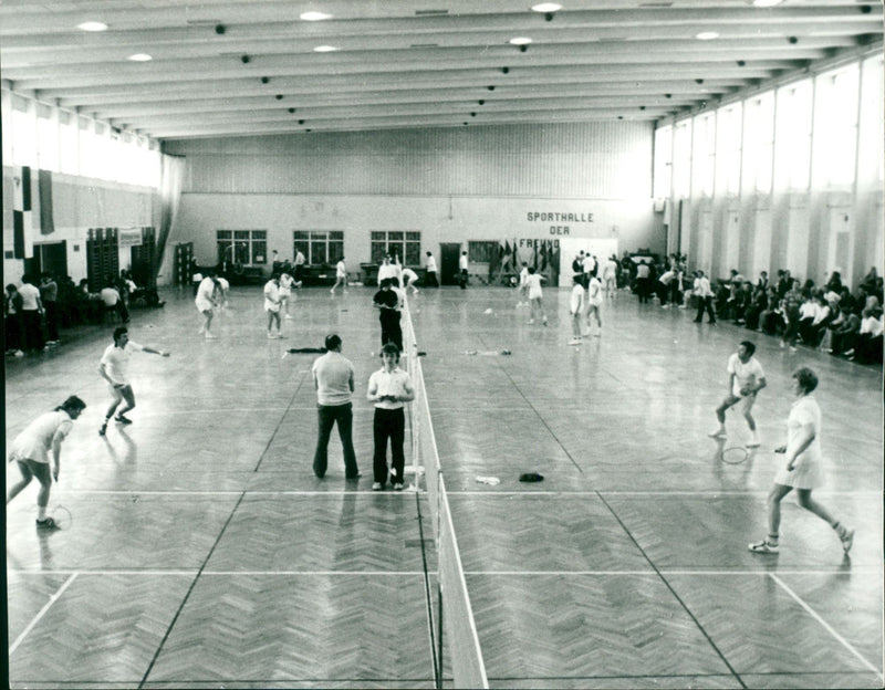 1986 FEELITAL IFD PICTURESPLEGEL TEMPLATES FILM SHALL BROLTE HOHE BROTTE - Vintage Photograph