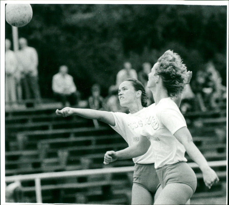 CHAMPIONSHIPS FAUSTBALL IZEITZ ROTATION PLACE ZEITA DATE EVE FILM - Vintage Photograph