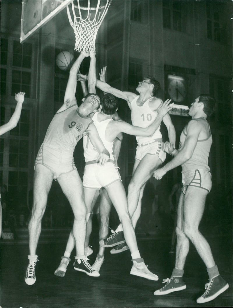 BELGIUM FEBR BASKETBALL TSE ASK KONUANTO PRONUNC - Vintage Photograph