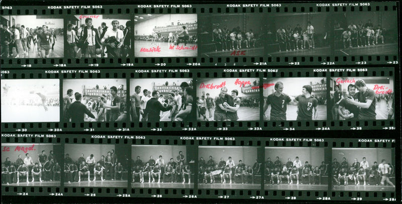 FRANKLO MAGDEBEN KODAK SAFETY FILM WINTER PARTY MUSIEK SCHMID FRA - Vintage Photograph
