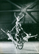 MUSIC GYMNASTICS FESTIVAL SPARTAKIADESI DERI TERDAFETTE - Vintage Photograph