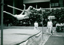 LEIPZIG HSPUNG MUSIC LEG ESSEHALLE ATTEMPT OVERJUMPS GABI - Vintage Photograph