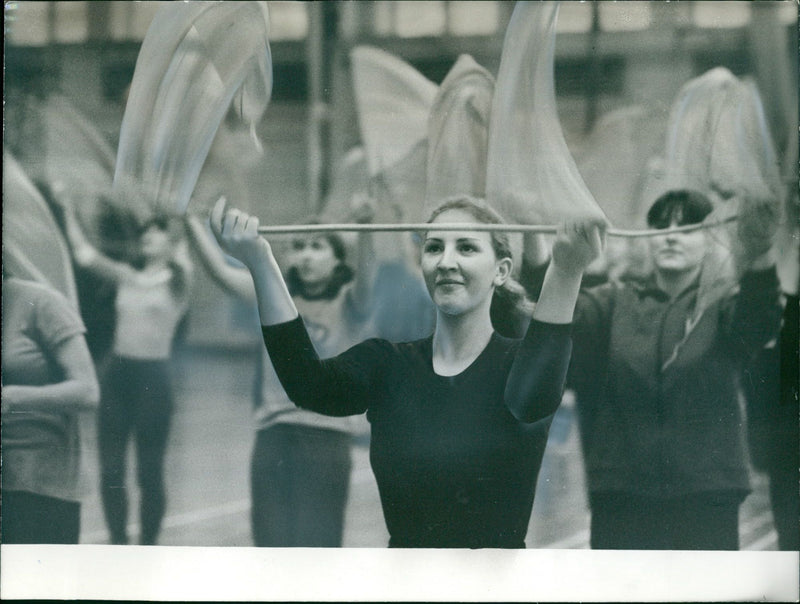 1982 MUSIC GYMNASTICS FESTIVAL STUDENKUNPOST DHFL LIPUF BALLBE SPABEHANU BREN - Vintage Photograph
