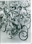 1988 PIONIERTRETLEN PIONIENTA EFFEN FOLO LEIPOLD FILM NUMBER PION - Vintage Photograph