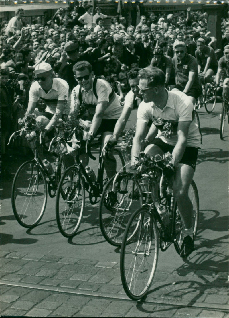 CYCLING DISTANCE LEIPZIG IMSTADT FILM SHOT - Vintage Photograph