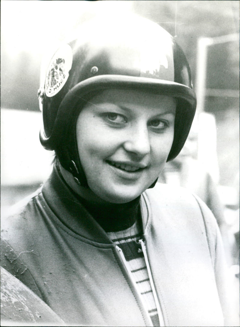 RECUALLITTUS ELECCA TSCHERE MISINA GOSSR TRAILER FILM BASED - Vintage Photograph