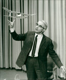 MOES MODEL BUILDING CASKS FRIEDRICH KARL RIES MAKES THI - Vintage Photograph