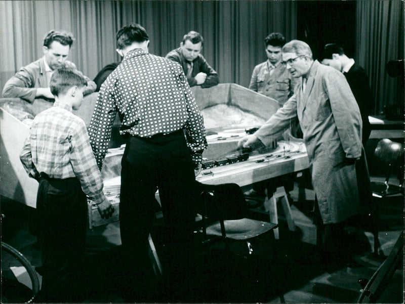 1974 MOES MODEL BUILDING CASKS HAMBURG MARIA LOUISEN STIEG HAM - Vintage Photograph