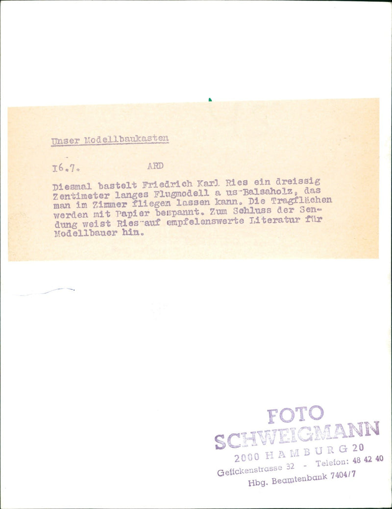 MOES MODEL BUILDING CASKS FRIEDRICH KARL RIES MAKES THI - Vintage Photograph