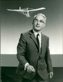 MOES MODEL BUILDING CASKS FRIEDRICH KARL RIES MAKES THI - Vintage Photograph