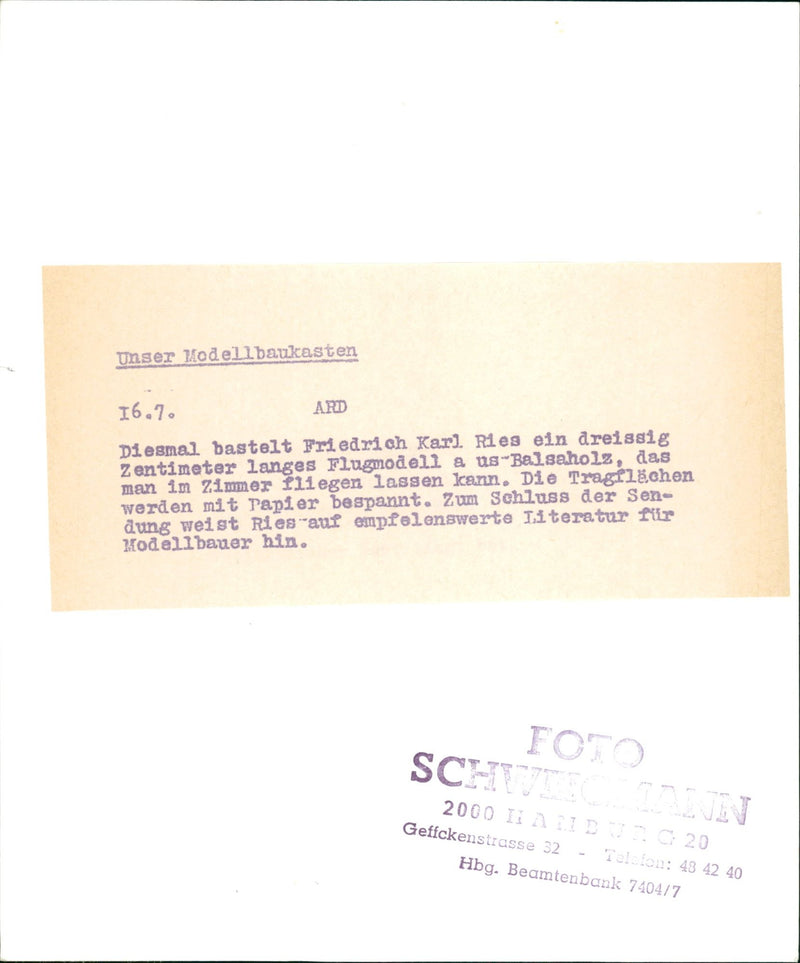 MODEL BUILDING TASTED FRIEDRICH KARL RIES MAKES THIRTY CENTIMETRE LONG - Vintage Photograph