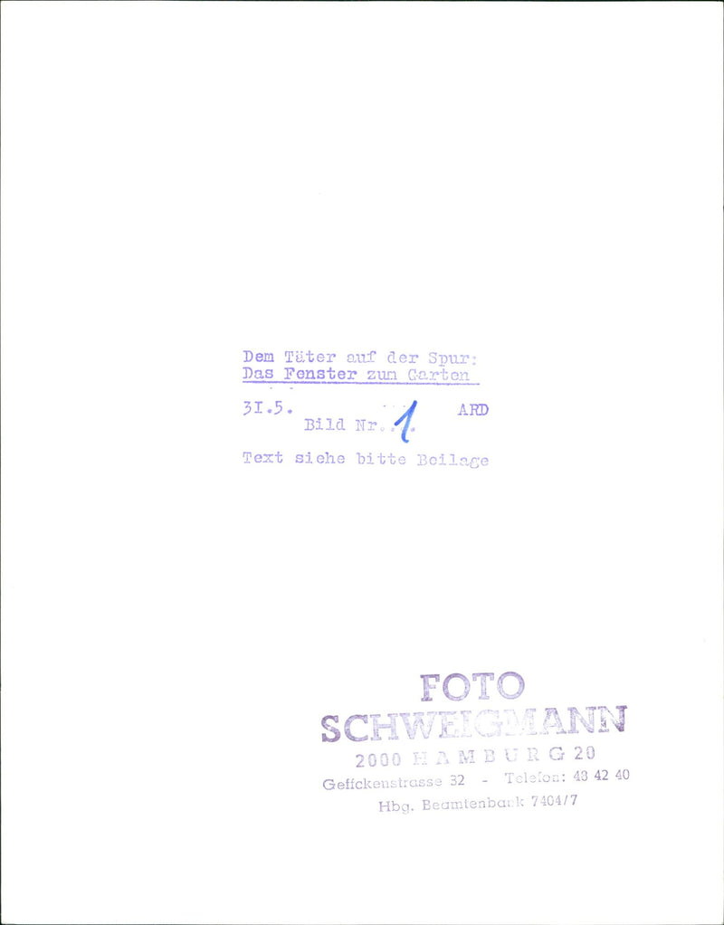 DON TAHER TRACK ARD MODEL JONELYNE TEIREIL AND FASHION PHOTOGRAPHE - Vintage Photograph