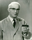 MODEL BUILDING LOAD FRIEDRICH KARL RIES SHOWS PLANT THAT FIT EXACTLY BELOW - Vintage Photograph