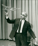 MODEL BUILDING TASTED FRIEDRICH KARL RIES MAKES THIRTY - Vintage Photograph