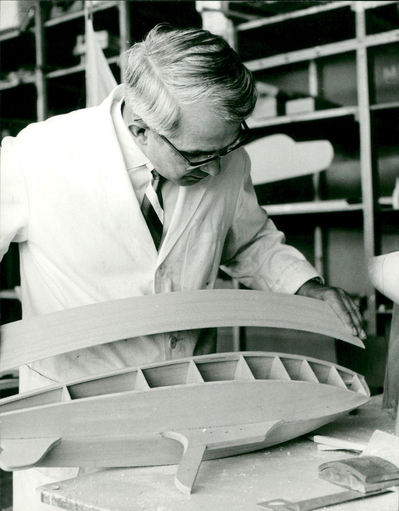 OUR MODELKLAUTADENS FRIEDRICH KARL RIES WERE DESIGNED KARE RIE - Vintage Photograph