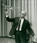 MODEL BUILDING TASTED FRIEDRICH KARL RIES MAKES THIRD - Vintage Photograph