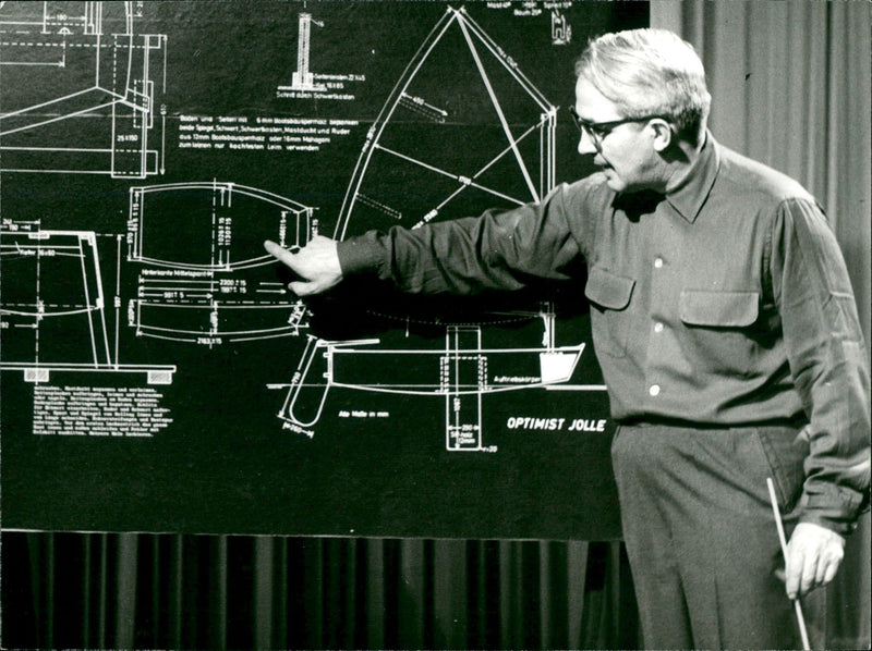 MODELKLAUTADENS FRIEDRICH KARL RIES MOUSE DHODELLBAILARTEN GOTI - Vintage Photograph