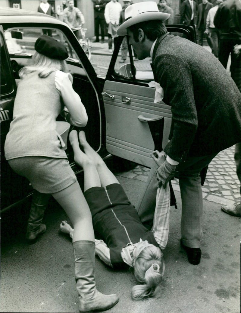 THALER TRAIL DENOTT FILM MADE MLA PEG IZONE HOPEFULLY CARRIAGES SOME - Vintage Photograph